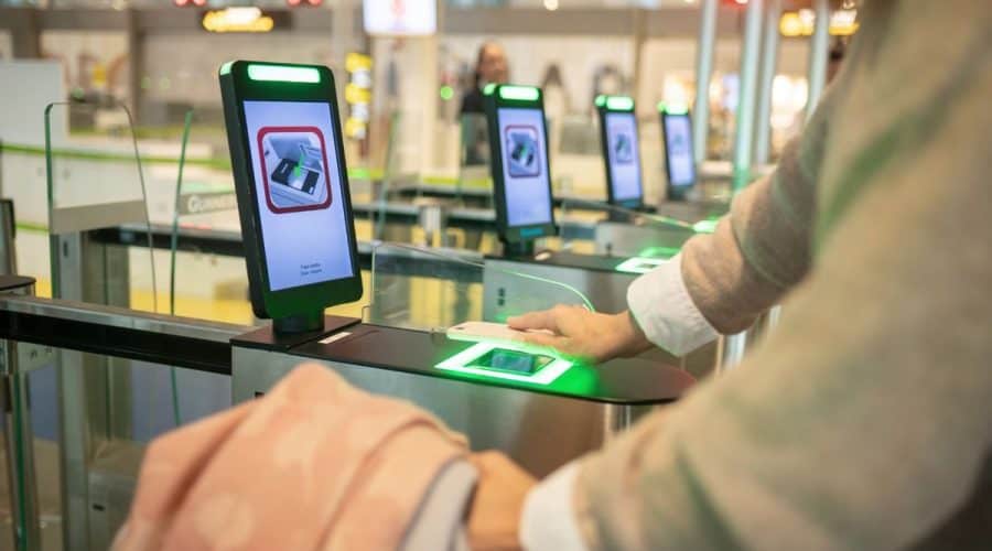 The Benefits of Using Biometric Technology in Airports