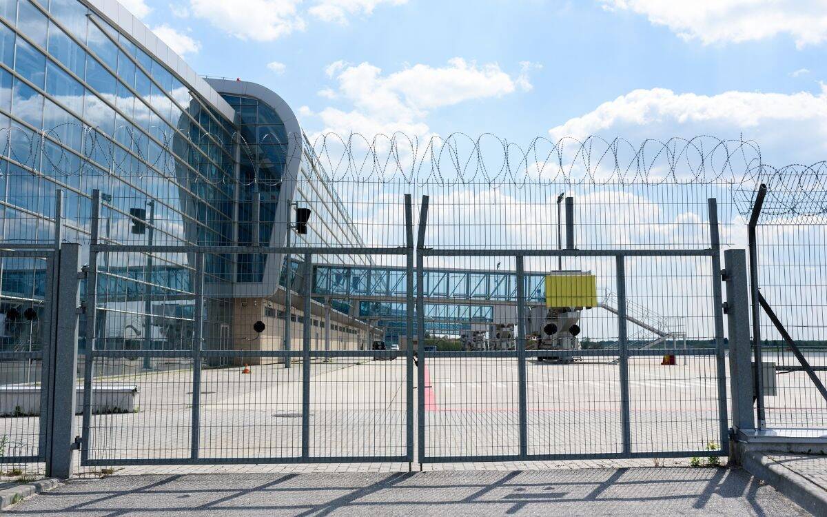 challenging airports