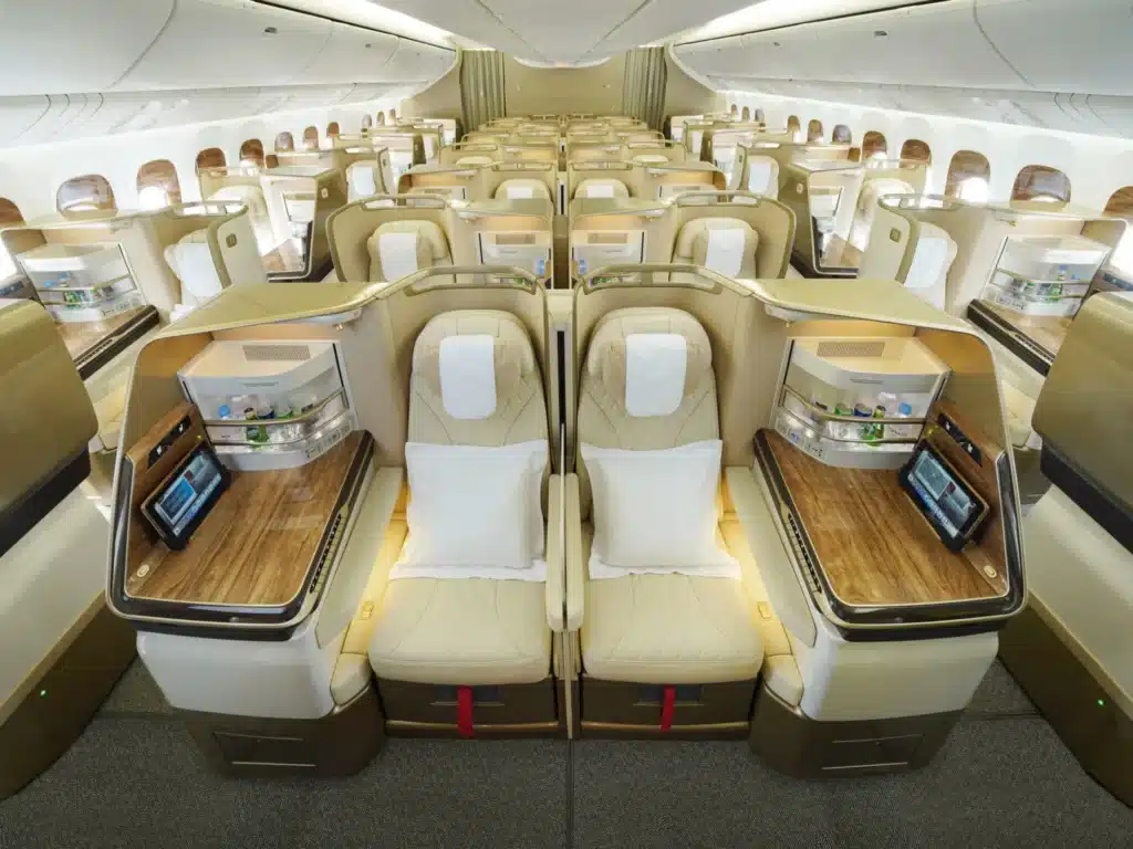 The Widest Business Class Seats in the World (2026 Edition) 5 Emirates Business Class — 20.5-22 Inches (A380/777)