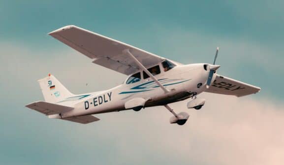 How Aircraft Can Fly Safely With One Engine - Explained